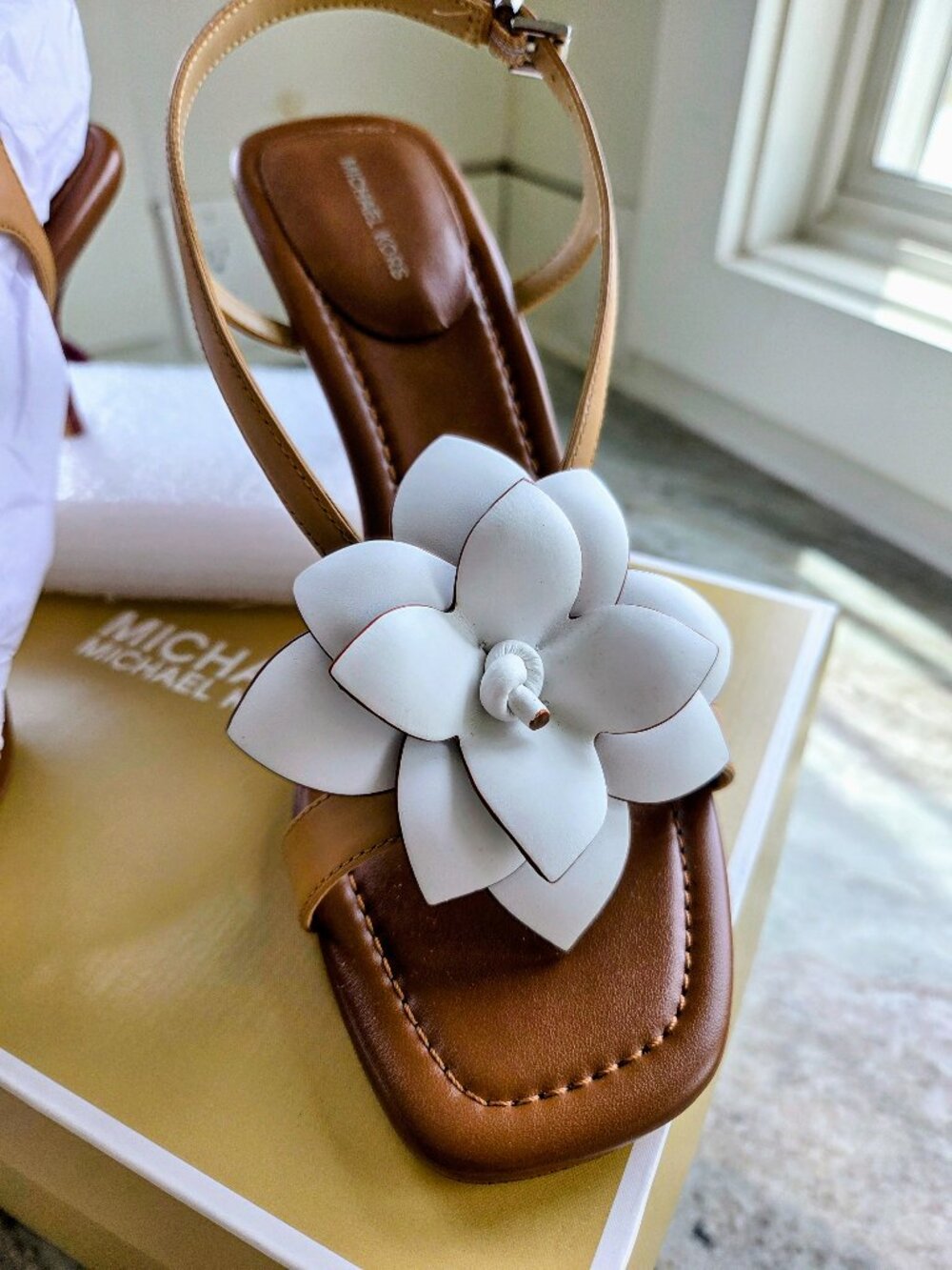 Michael Kors leather Sandal NWT sz 8